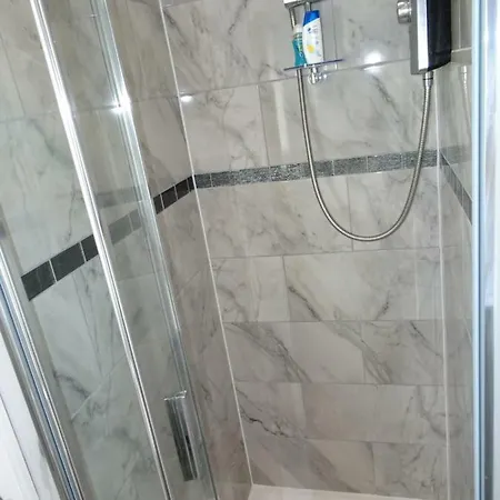 The Whiteways Lejlighed *